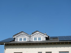 Fotovoltaikanlage, Haus mit Fotovoltaik, De Ge Al Sinzig